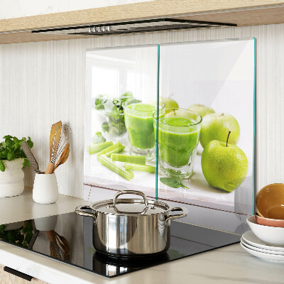 Tocător sticlă Smoothie verde și ingrediente proaspete