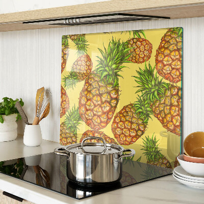 Tocător sticlă Ananas pe un fundal galben