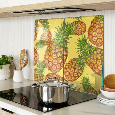Tocător sticlă Ananas pe un fundal galben