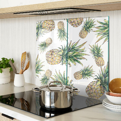 Tocător de bucătărie Ananas pe fundal alb
