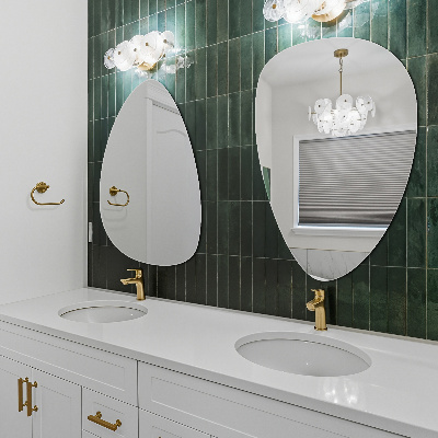 Oglindă în formă organică design elegant