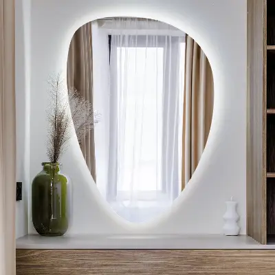 Oglindă asimetrică ou cu iluminare LED pentru perete