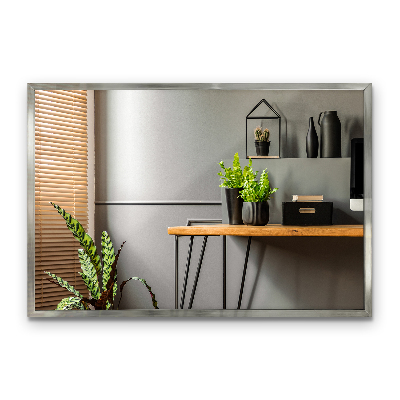 Oglindă de perete cu ramă argintie aspect modern