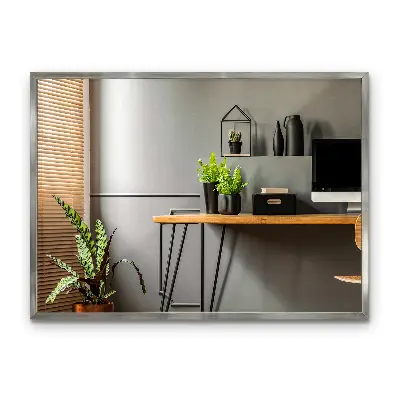 Oglindă de perete cu ramă argintie cu aspect modern
