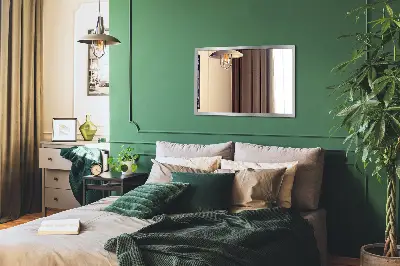 Oglindă de perete cu ramă argintie cu aspect modern