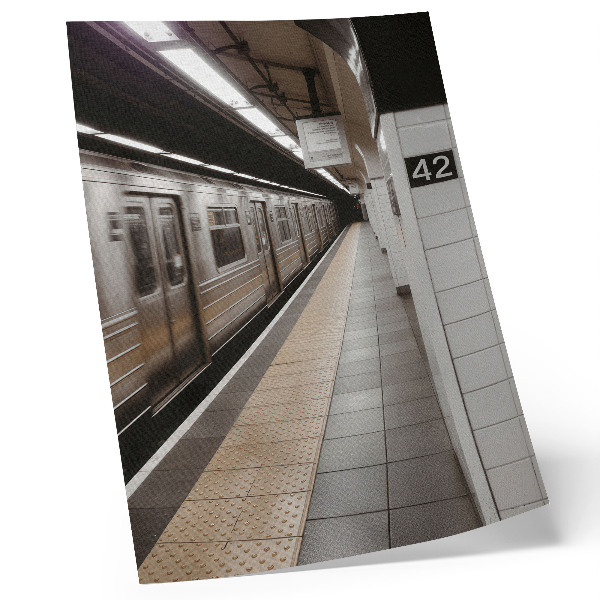 Poster rezistent pentru perete Peron modern de metrou, spațiu arhitectural dinamic
