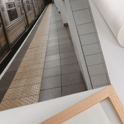 Poster rezistent pentru perete Peron modern de metrou, spațiu arhitectural dinamic