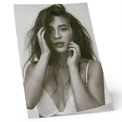 Poster în culori saturate Portret elegant în alb și negru