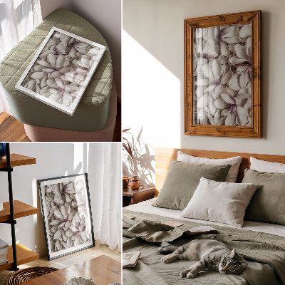 Grafică modernă pe pânză Petale albe în model floral violet cu efect natural