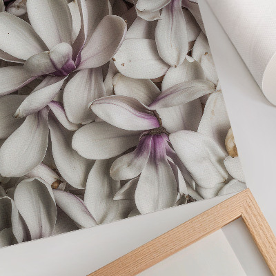 Grafică modernă pe pânză Petale albe în model floral violet cu efect natural