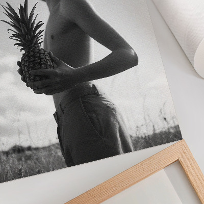 Poster în culori saturate Pălărie monocromă cu ananas în câmp