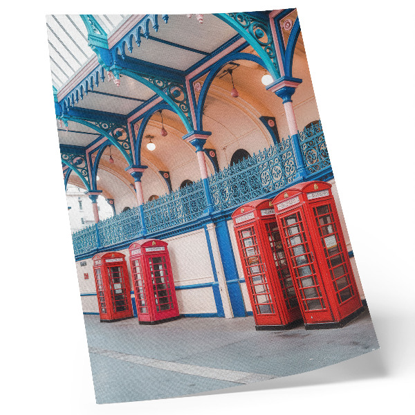 Poster rezistent pentru perete Cabine roșii, pasaj elegant, ornamente bogate