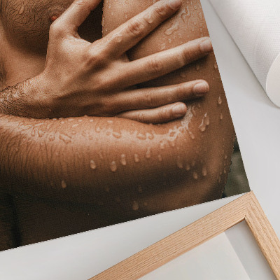 Poster în culori saturate Detalii ale pielii, picături de apă, siluetă musculară