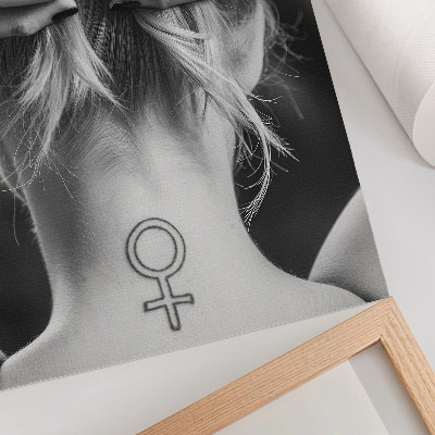 Poster în culori saturate Eleganța alb-negru, minimalismul, simbol al feminității