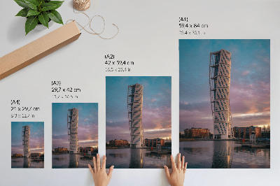 Poster rezistent pentru perete Un turn modern pe fundalul apusului de soare