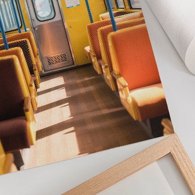 Poster în culori saturate Interiorul trăsurii galbene cu scaune portocalii