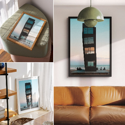 Poster rezistent pentru perete Un turn negru modern peste o mare albastră