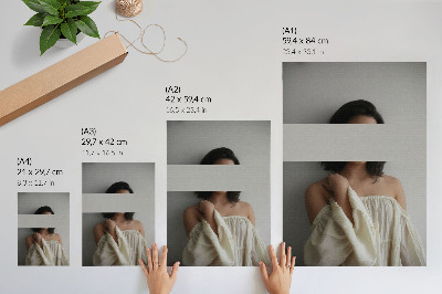 Poster în culori saturate Echilibru variabil între alb și bej în stil minimalist