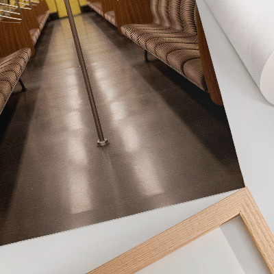 Poster în culori saturate Interiorul metroului, lemn galben, modern