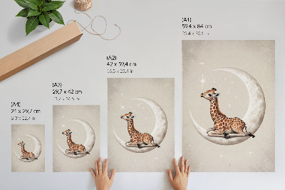 Poster în culori saturate O girafă de desene animate pe Lună înconjurată de stele