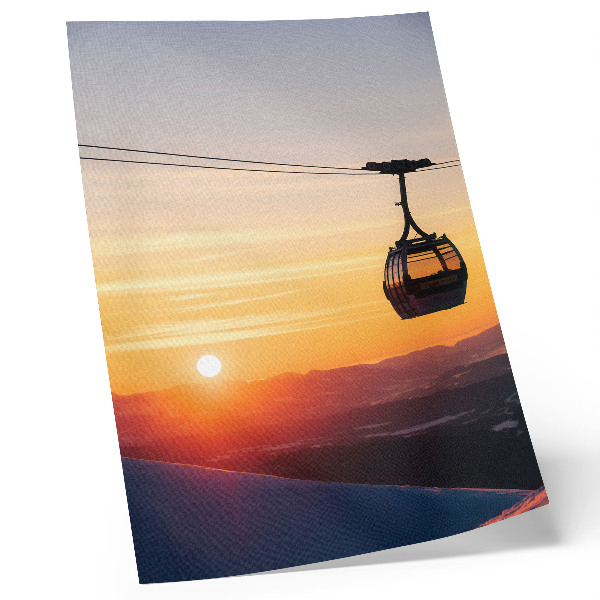 Poster rezistent pentru perete Telecabină la apus în munți