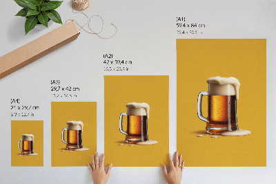 Grafică modernă pe pânză O cană de băutură chihlimbară, fundal galben, spumă cremoasă