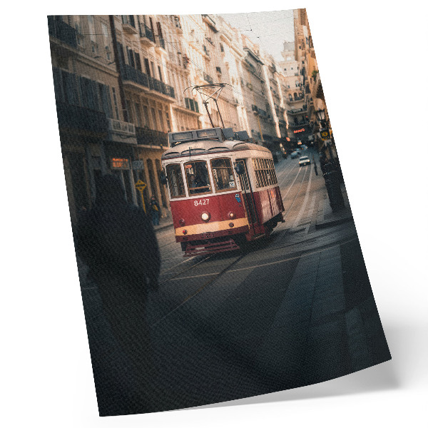 Poster rezistent pentru perete Un tramvai printre arhitectura istorică a orașului