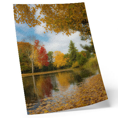Poster rezistent pentru perete Copaci colorați lângă lac, dispoziție de toamnă