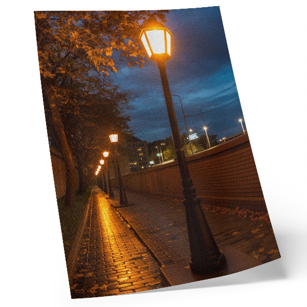 Poster rezistent pentru perete Lămpi de alee nocturnă, strălucire caldă, atmosferă liniștită