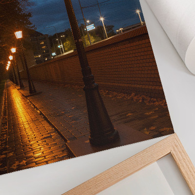 Poster rezistent pentru perete Lămpi de alee nocturnă, strălucire caldă, atmosferă liniștită