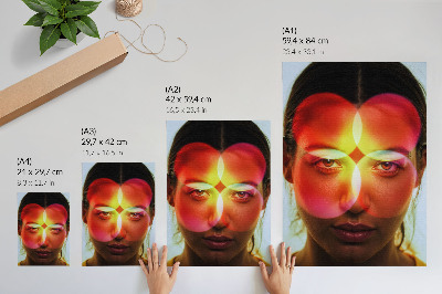 Poster în culori saturate Față umană cu cercuri energetice colorate