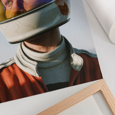 Poster în culori saturate O figură într-o cască spațială, atmosferă futuristă