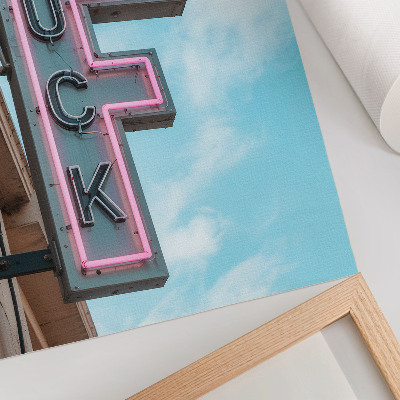 Poster în culori saturate Semn retro neon cer albastru culori intense