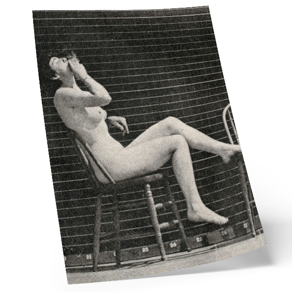 Grafică modernă pe pânză Femeie stând goală pe un scaun fumând o țigară, Eadweard Muybridge