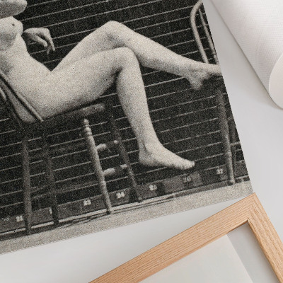 Grafică modernă pe pânză Femeie stând goală pe un scaun fumând o țigară, Eadweard Muybridge