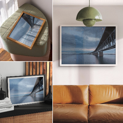 Poster Un pod modern peste ape calme
