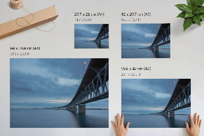 Poster Un pod modern peste ape calme