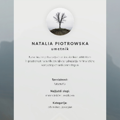 Poster O casă minimalistă de iarnă pe fundalul zăpezii