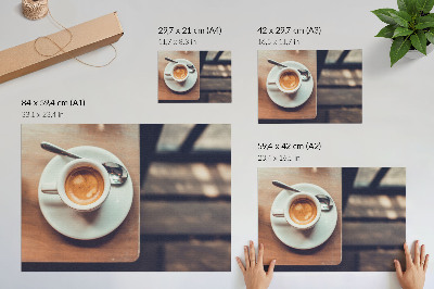 Poster retro O ceașcă de espresso pe o masă de lemn în contraste