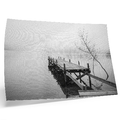 Poster pentru perete Un debarcader din lemn pe fundalul unui lac liniștit