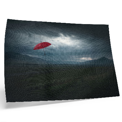 Poster retro Umbrelă roșie nori întunecați peisaj muntos