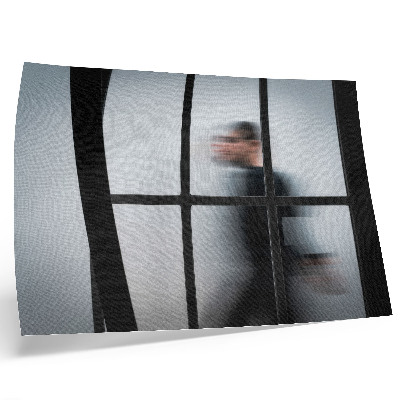 Poster Siluetă neagră în spatele unei rame de sticlă, minimalism gri