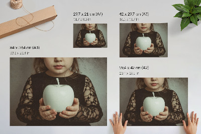 Poster Fată cu atmosferă misterioasă de fructe albe