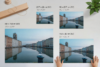 Poster pentru perete Case de locuit pastelate reflectate în apa canalului