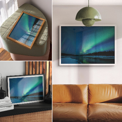 Poster retro Aurora boreală deasupra unui lac înghețat noaptea