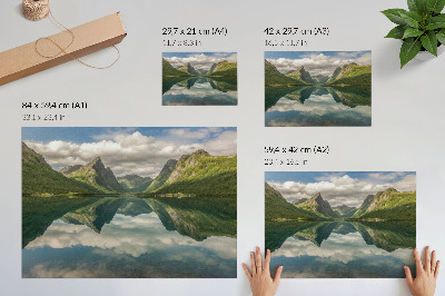 Poster retro Munți pitorești deasupra lacului, reflecție clară