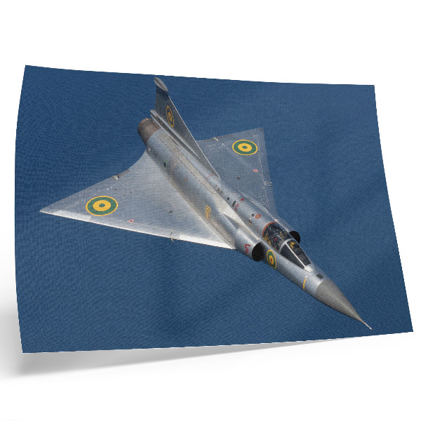 Poster retro Un avion militar dinamic în aer