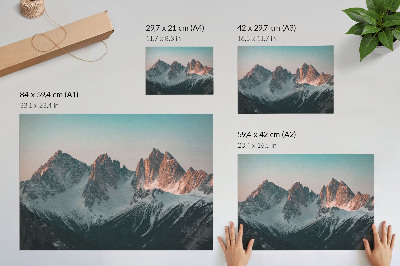 Poster retro Munți pastelați în lumina soarelui care apune