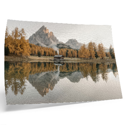 Poster Munți, reflecție, cabană, copaci aurii, lac liniștit