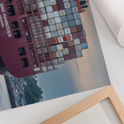Poster pentru perete O navă container plină de containere colorate pe apă
